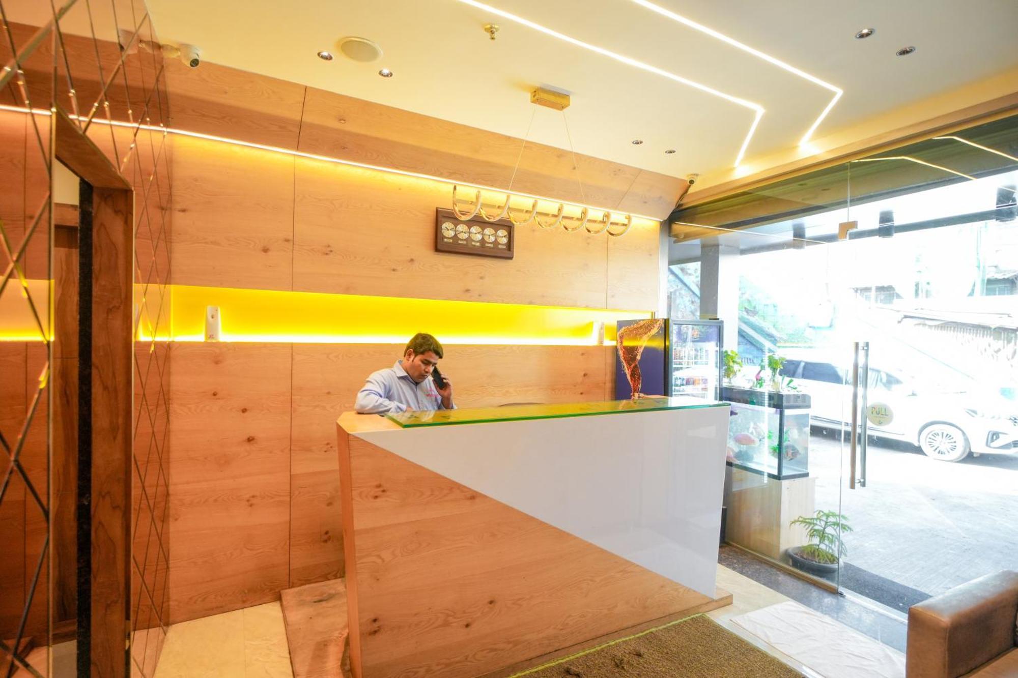 Hotel Skylink Hospitality Mahalaxmi Bombaim Exterior foto