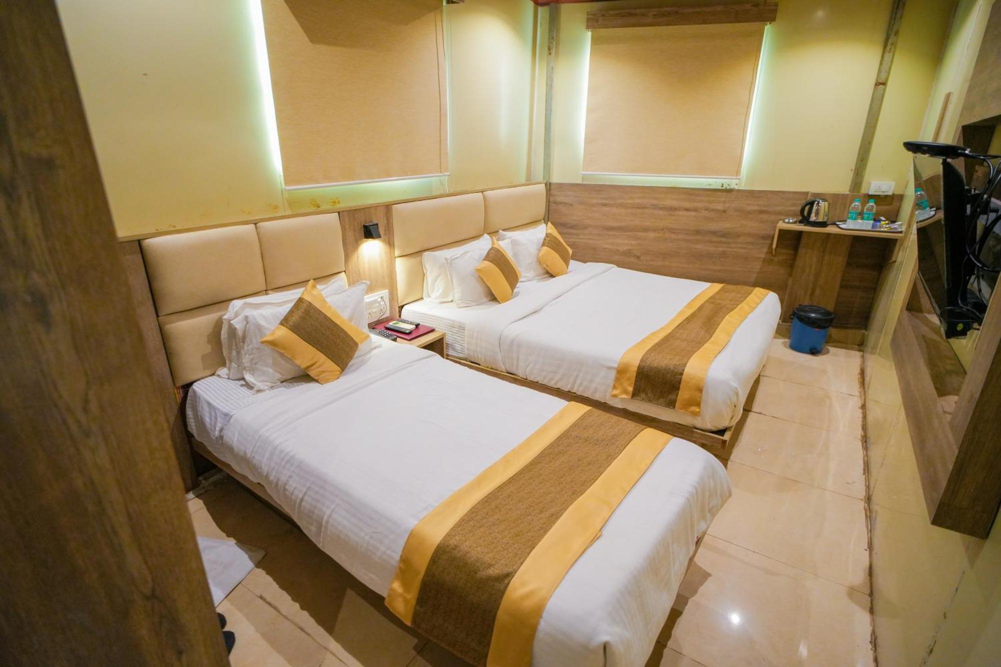 Hotel Skylink Hospitality Mahalaxmi Bombaim Exterior foto