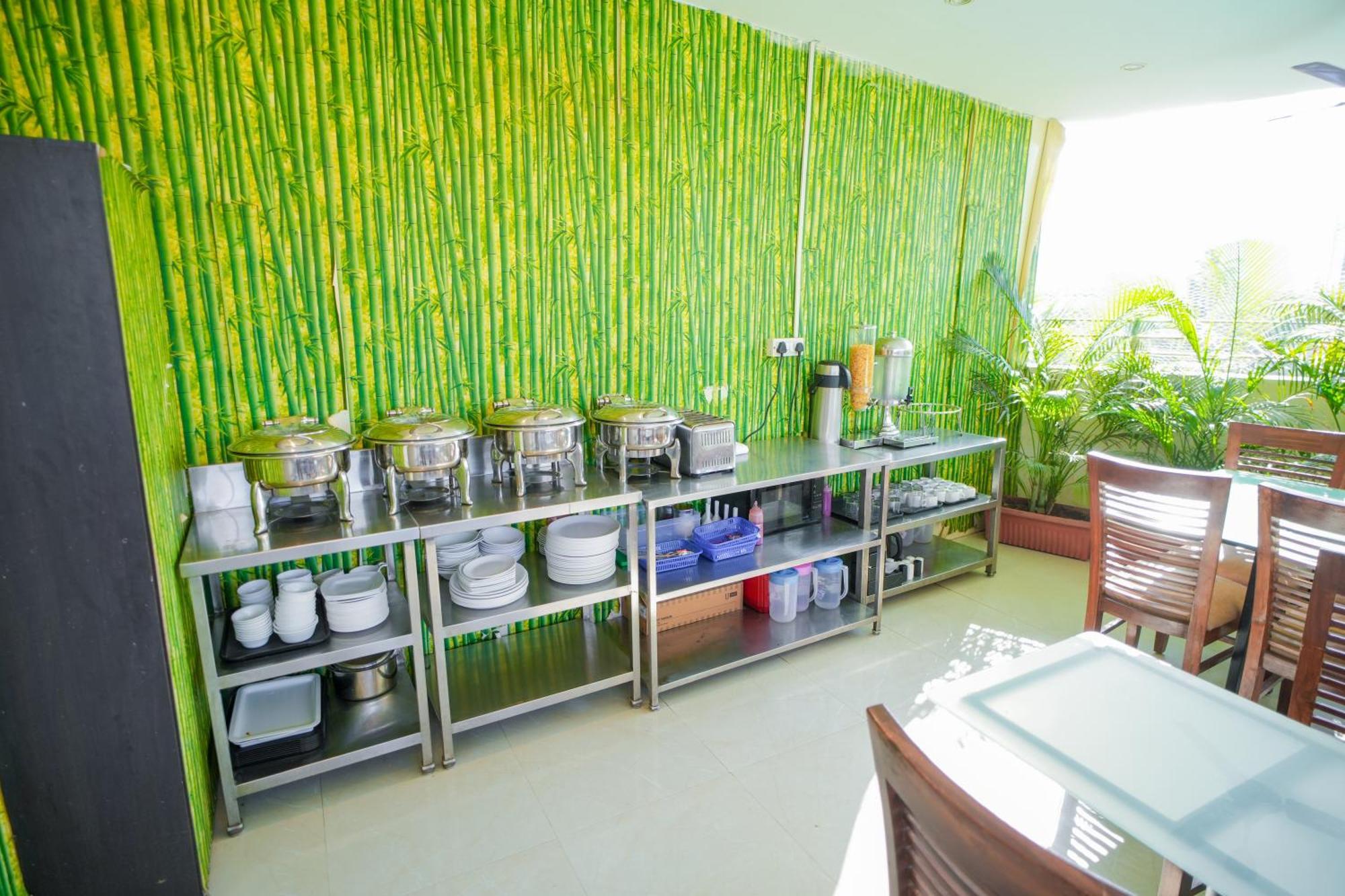 Hotel Skylink Hospitality Mahalaxmi Bombaim Exterior foto