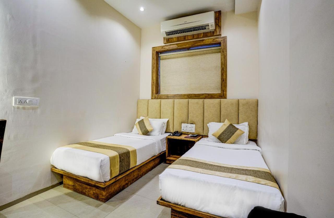 Hotel Skylink Hospitality Mahalaxmi Bombaim Exterior foto